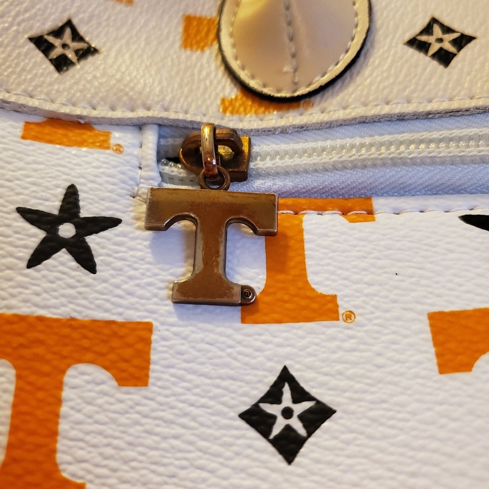 Purse - Picture 4 of 6